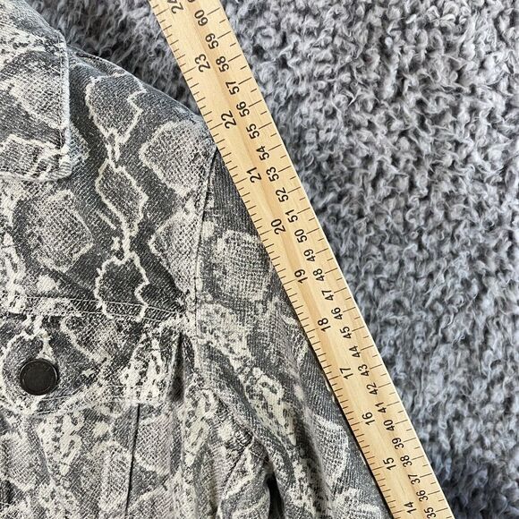 Blank NYC Women Snake Skin Print Button Up Cream Denim Jacket Women's Size Small - Picture 7 of 10